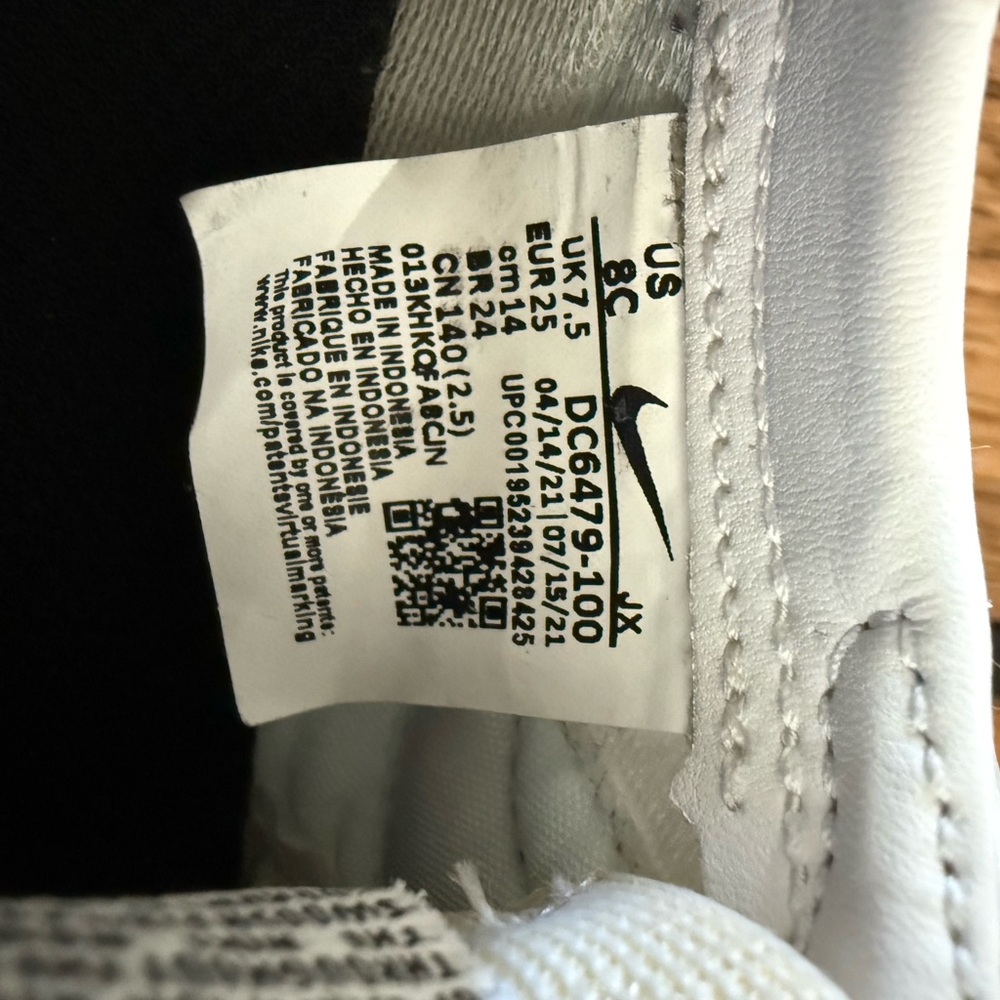 Nike Kids White and Black Sneakers - Picture 7 of 8